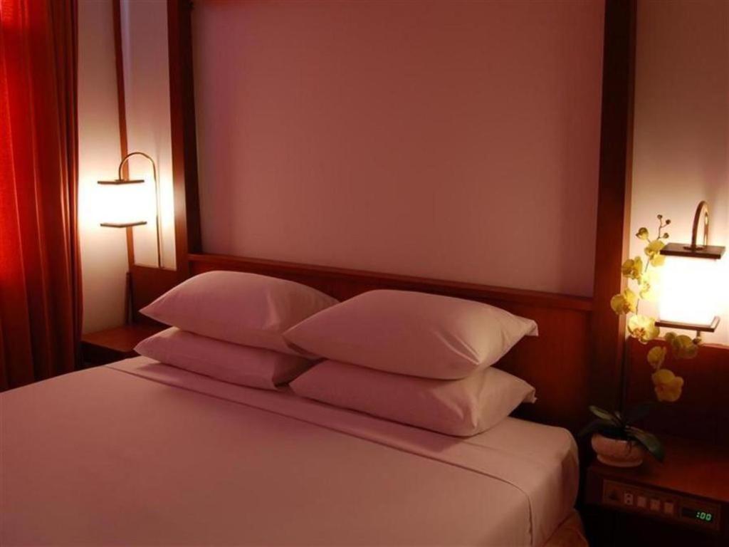 Dusit Hotel Sakon Nakhon Exterior photo