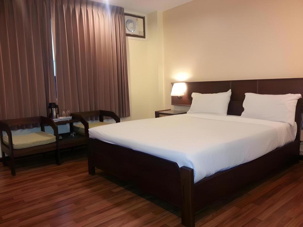 Dusit Hotel Sakon Nakhon Exterior photo
